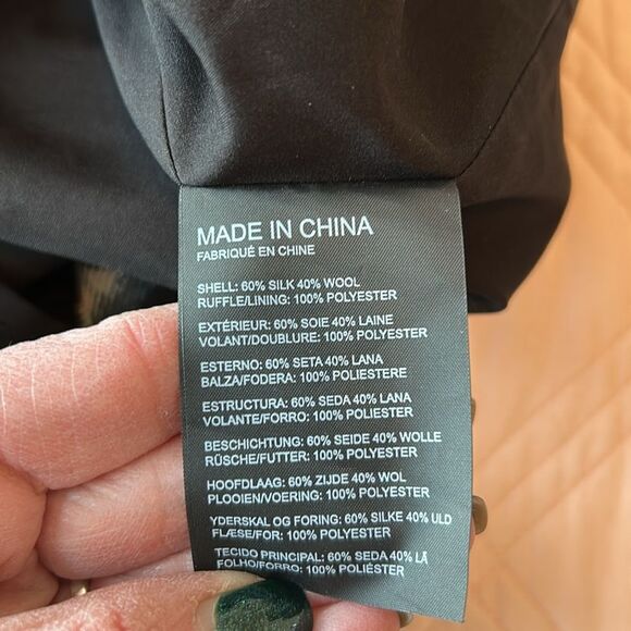 EUC Club Monaco Floral Silk Skirt (size 12) - Picture 8 of 8